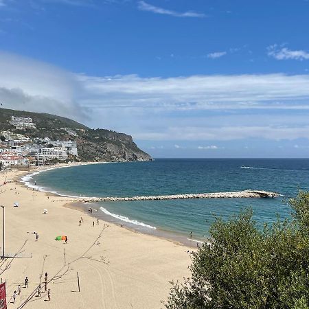 Lovely 2 Bedroom With A Pool In Front Of The Beach Sesimbra Eksteriør billede