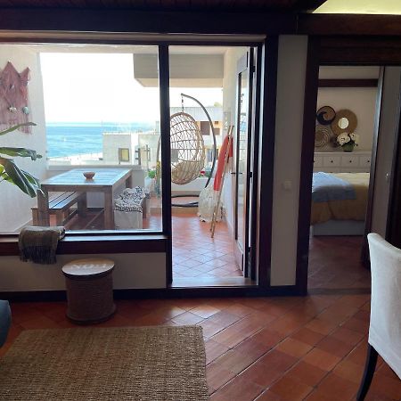 Lovely 2 Bedroom With A Pool In Front Of The Beach Sesimbra Eksteriør billede