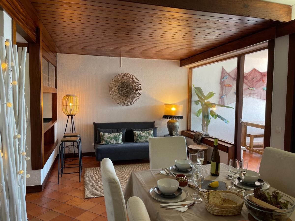Lovely 2 Bedroom With A Pool In Front Of The Beach Sesimbra Eksteriør billede
