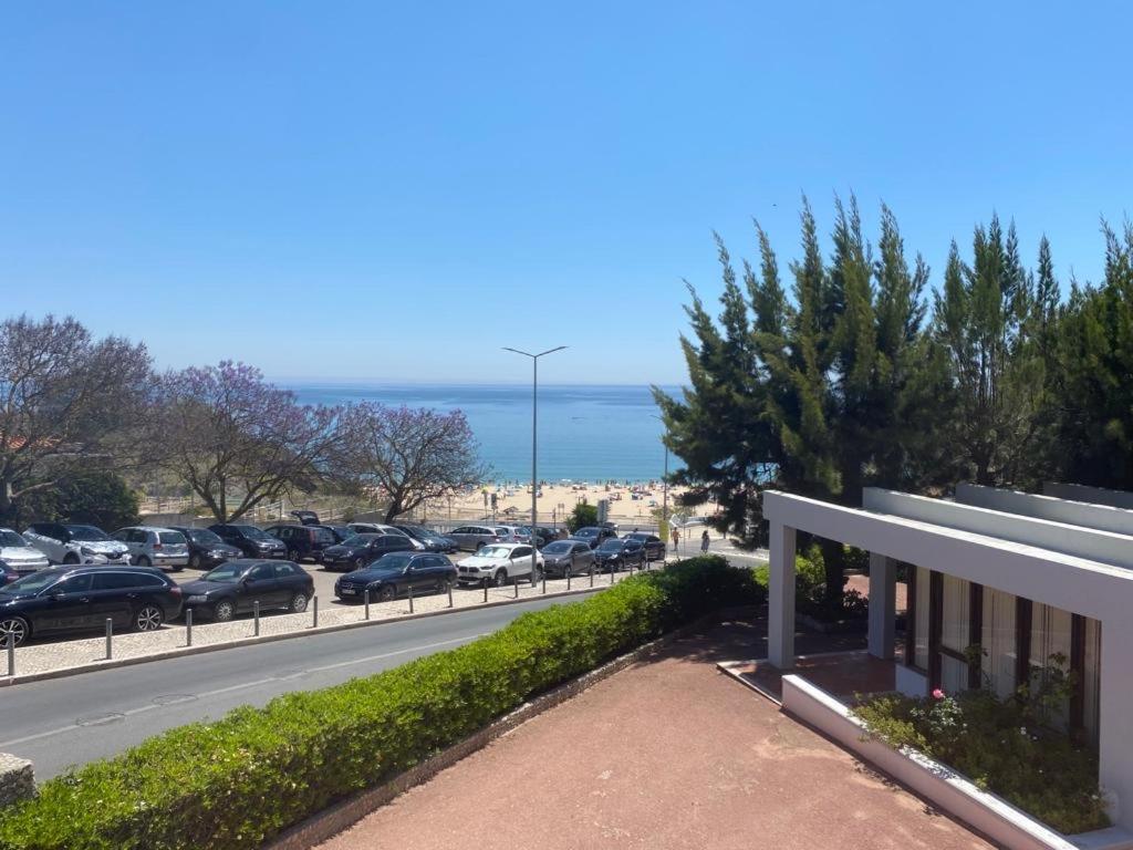 Lovely 2 Bedroom With A Pool In Front Of The Beach Sesimbra Eksteriør billede