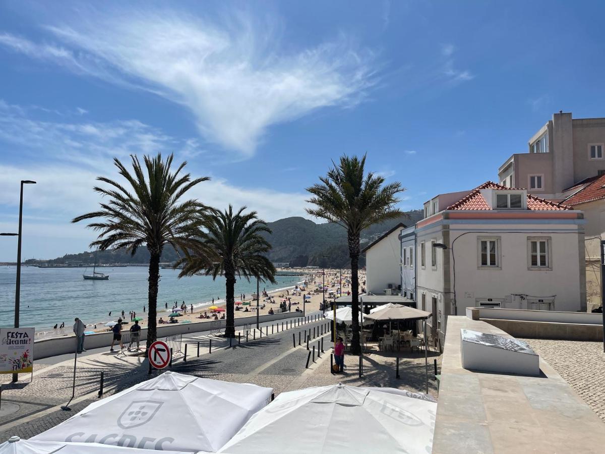 Lovely 2 Bedroom With A Pool In Front Of The Beach Sesimbra Eksteriør billede